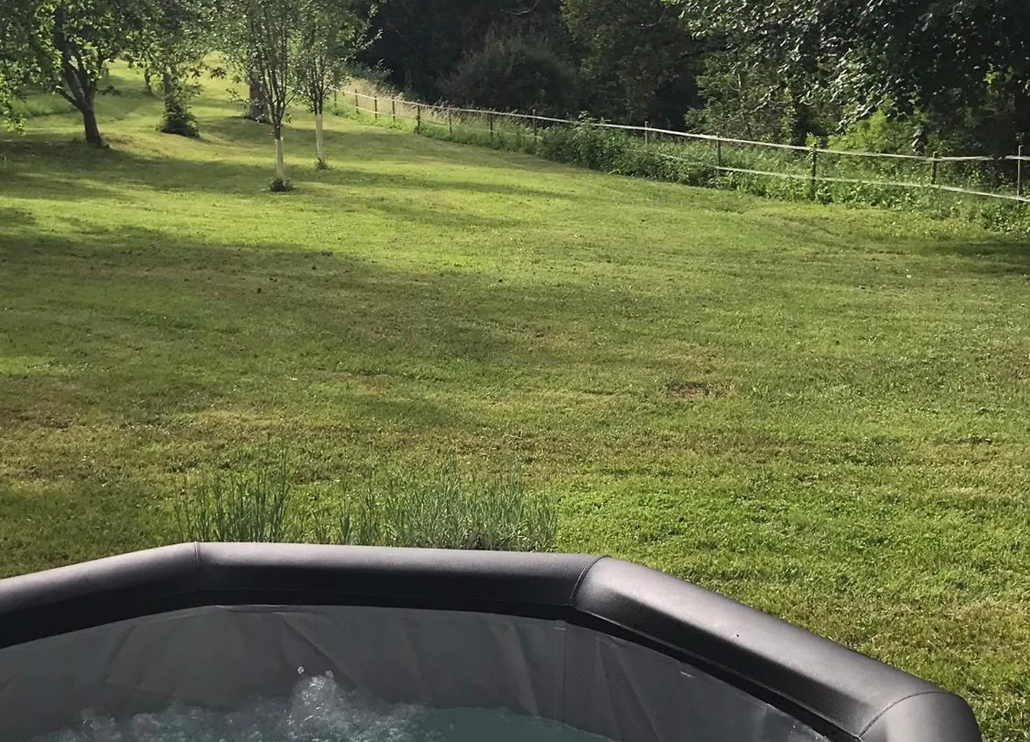 L'Atelier, Confort, Bain A Remous Et Nature Parisot  Vakantiehuis